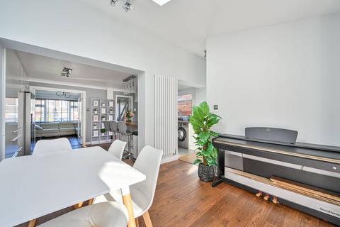 19 Burden Way, Guildford, GU2 9RB
