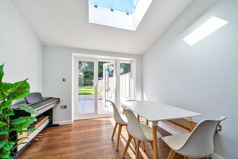 19 Burden Way, Guildford, GU2 9RB