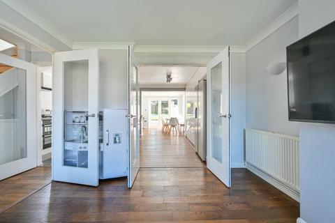 19 Burden Way, Guildford, GU2 9RB