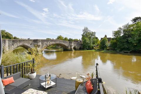 3 bedroom end of terrace house for sale, High Street, Aylesford