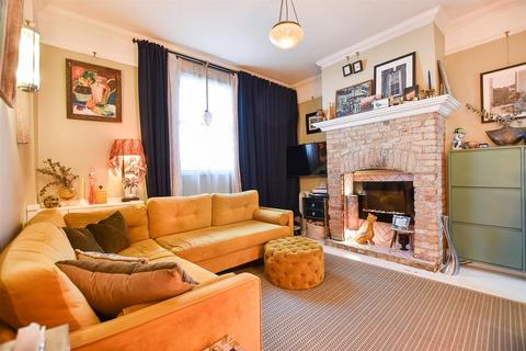 3 bedroom end of terrace house for sale, High Street, Aylesford