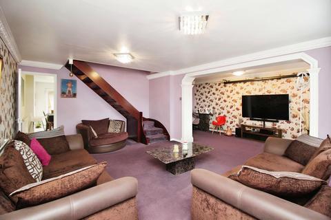 3 bedroom semi-detached house for sale, Shearer Close, Rushey Mead, LE4