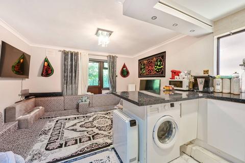 Harp Island Close, Neasden, London, NW10