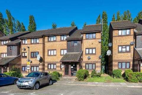 Harp Island Close, Neasden, London, NW10