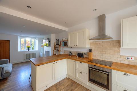 8 High Street, Dore, Sheffield, S17 3GU