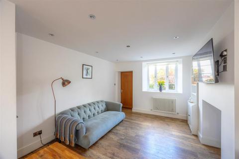 8 High Street, Dore, Sheffield, S17 3GU