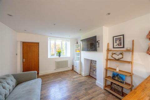 8 High Street, Dore, Sheffield, S17 3GU
