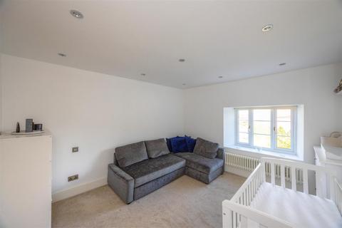 8 High Street, Dore, Sheffield, S17 3GU