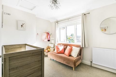 86 Vicarage Road, Sunbury-on-thames, TW16 7QT