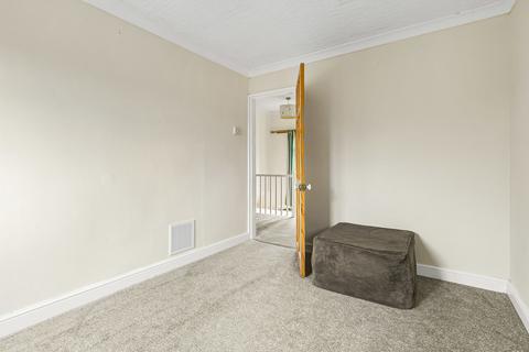 83 Green Leas, Sunbury-on-thames, TW16 7PQ