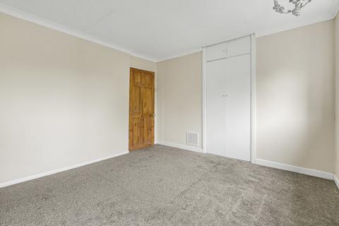 83 Green Leas, Sunbury-on-thames, TW16 7PQ