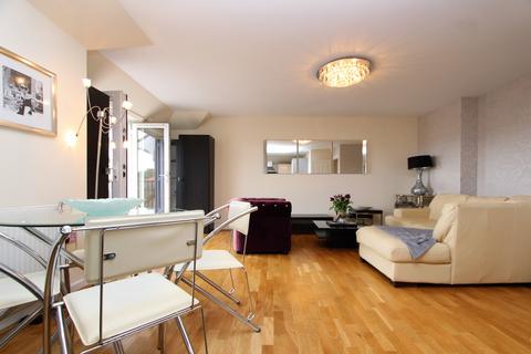 2 bedroom apartment to rent, Coppetts Road, London, N10