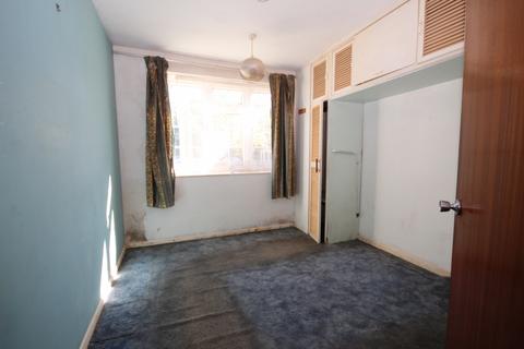 2 bedroom flat for sale, Lantern Close, Wembley, Middlesex HA0