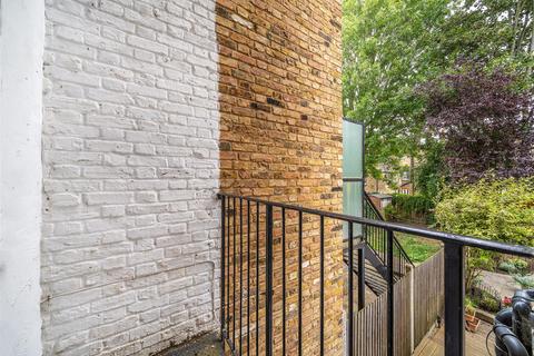 96b Wiverton Road, London, SE26 5HZ