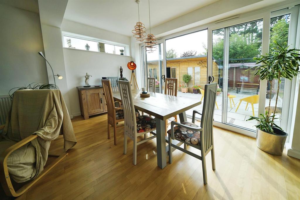 Dining area.jpg