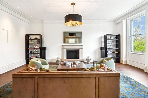 4 bedroom flat for sale, Queen's Gate, South Kensington, SW7
