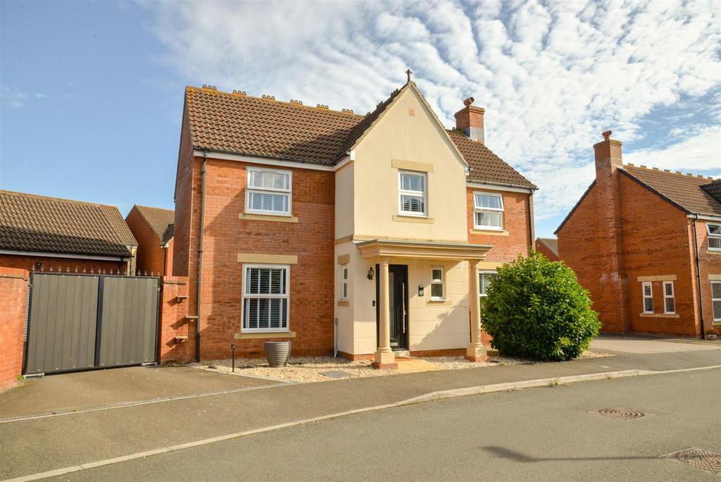 Oak Apple Drive, Bridgwater TA6 4 bed detached house for sale £465,000