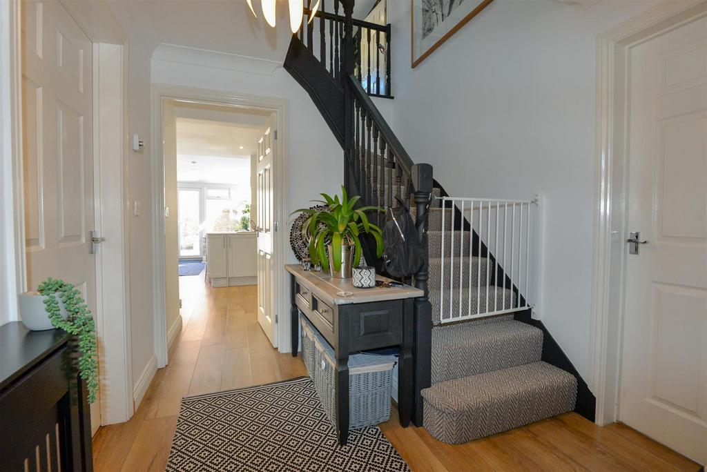 Oak Apple Drive, Bridgwater TA6 4 bed detached house for sale £465,000