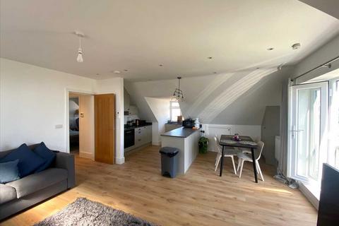 2 bedroom apartment to rent, Leigh on Sea SS9