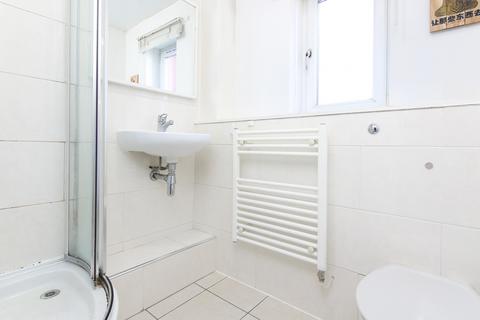 9/12 Murano Place, Edinburgh, EH7 5HH