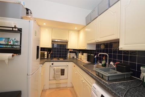 2 bedroom flat for sale, CENTRAL RYDE