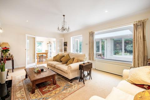 4 Broadlands Drive, Warlingham, CR6 9HX
