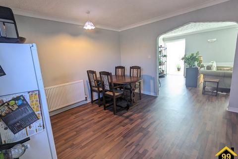 3 bedroom end of terrace house for sale, Moretons, Basildon, Essex, SS13