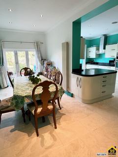 692 Beverley Road, Hull, HU6 7JH