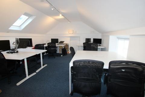 Office to rent, COBBS COURT, OFF THE HIGH STREET