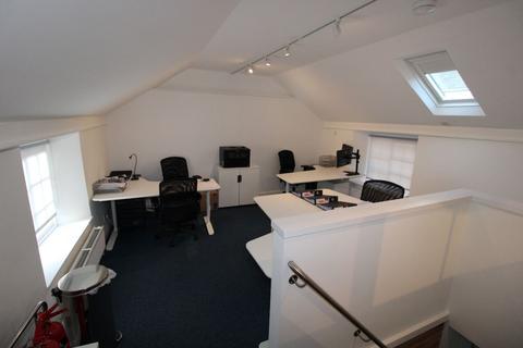 Office to rent, COBBS COURT, OFF THE HIGH STREET