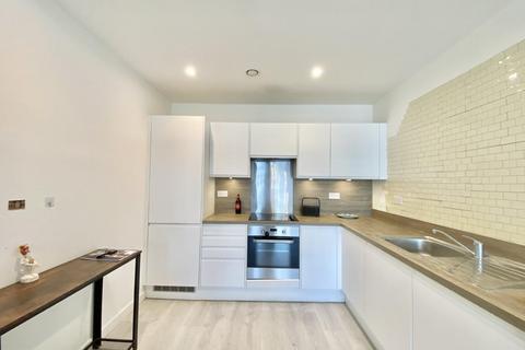 2 bedroom flat for sale, Laurina Apartments, Carnation Gardens, Hayes