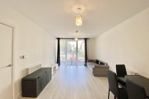 2 bedroom flat for sale, Laurina Apartments, Carnation Gardens, Hayes