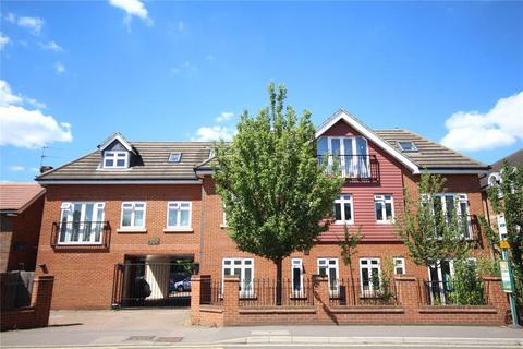 2 bedroom flat to rent, Goldsworth Road, Woking GU21