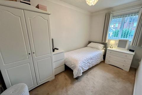 25 Windsor Wood, Waltham Abbey, EN9 1LY