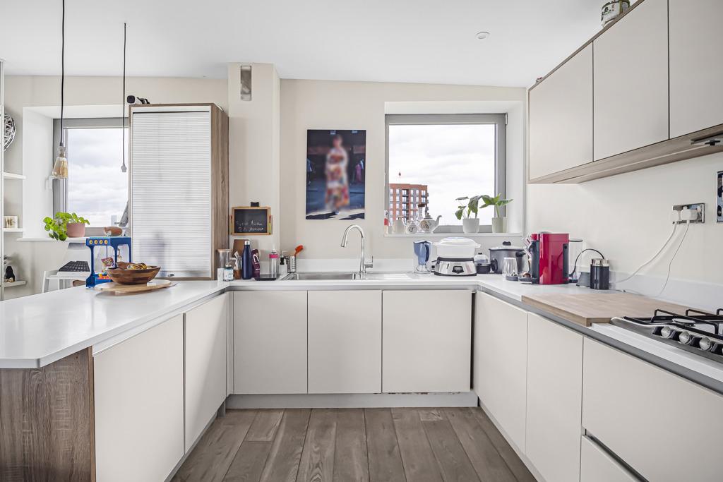 Sumner Road, London, SE15 2 bed penthouse for sale £850,000