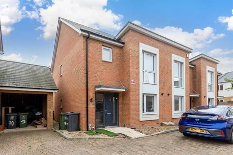 3 bedroom end of terrace house for sale, Elstar Mews, Greenhithe, Kent