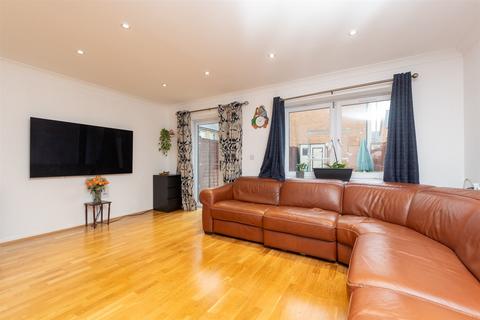 3 bedroom end of terrace house for sale, Elstar Mews, Greenhithe, Kent