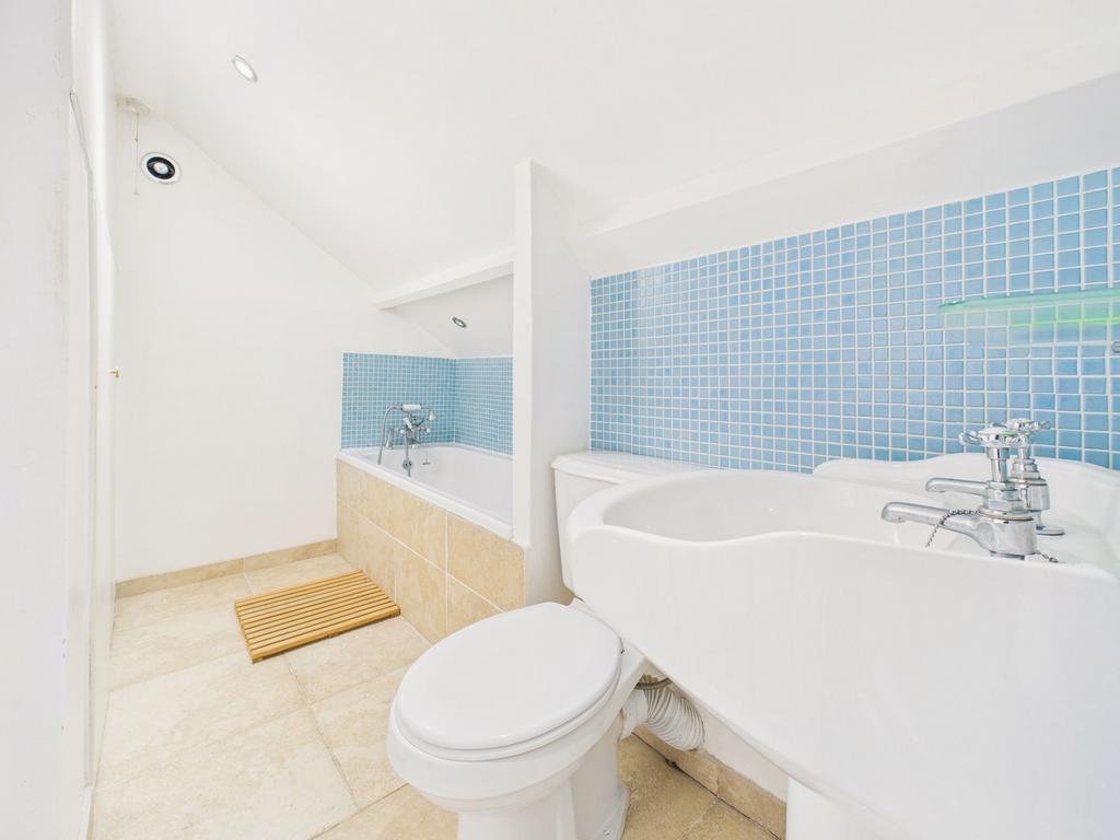 Bathroom Top Floor