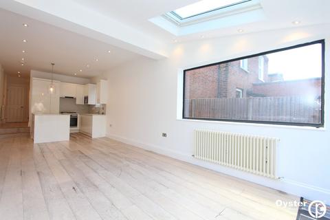 2 bedroom flat to rent, Mora Road, London, NW2