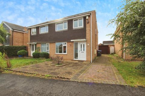 3 bedroom semi-detached house to rent, Bishopdale Close, Long Eaton, NG10