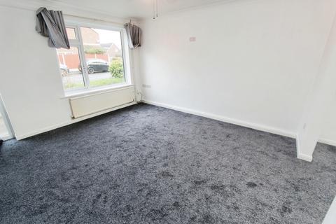 3 bedroom semi-detached house to rent, Bishopdale Close, Long Eaton, NG10