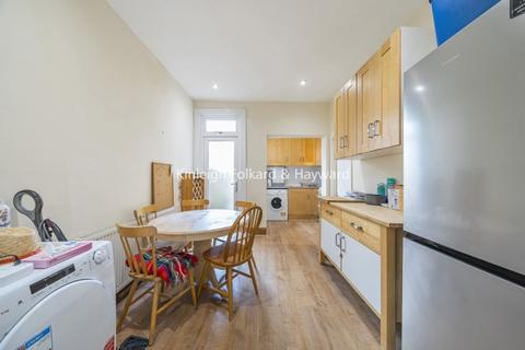 3 bedroom house to rent, Eswyn Road Tooting SW17