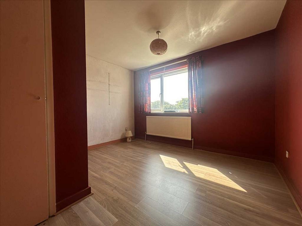 Bedroom (front)