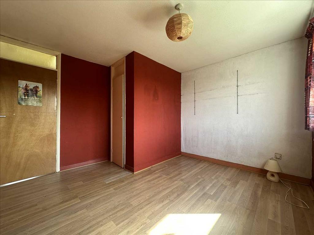 Bedroom (front)