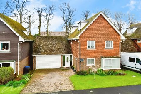 5 bedroom detached house to rent, Beech Grove Cliffsend CT12