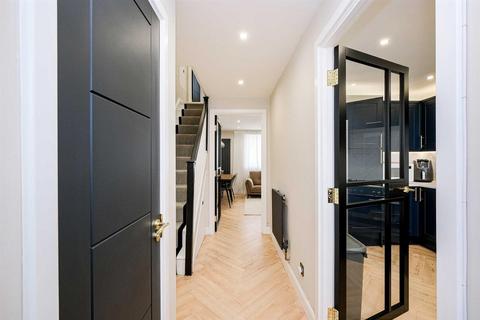 88 Vicarage Lane, Stratford, London, E15 4HQ