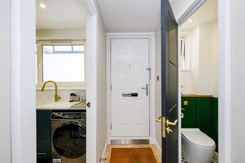 88 Vicarage Lane, Stratford, London, E15 4HQ