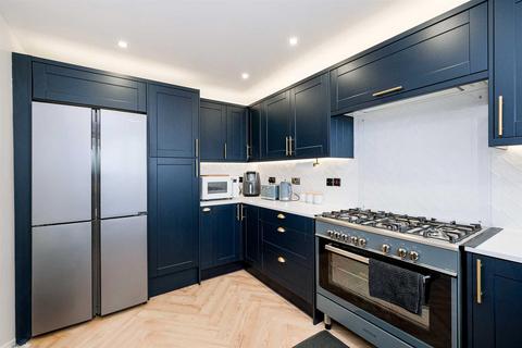 88 Vicarage Lane, Stratford, London, E15 4HQ