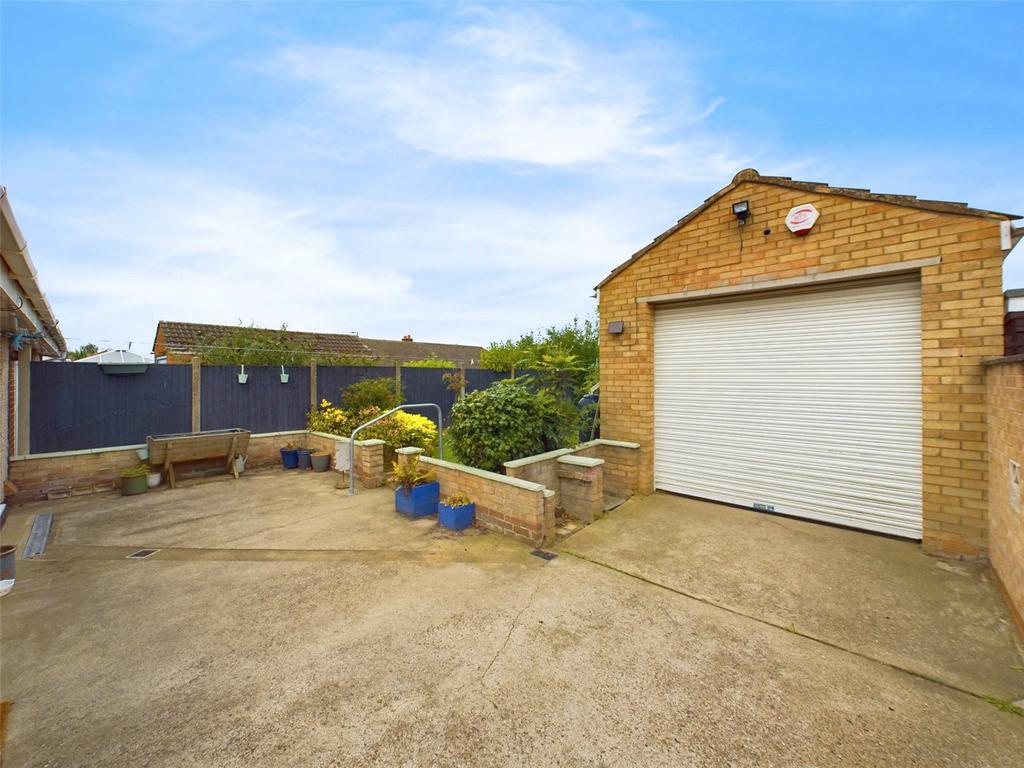 Detached Garage