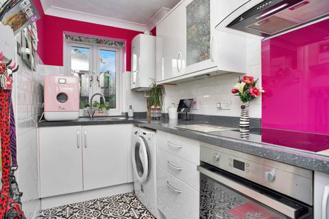 26 Semple Gardens, Chatham, ME4 6QD